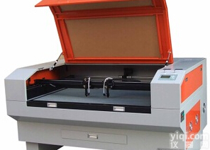 晋城鞋面裁剪烧花雕刻激光切割机 <em>精雕</em>数控<em>雕刻机</em>安全可靠