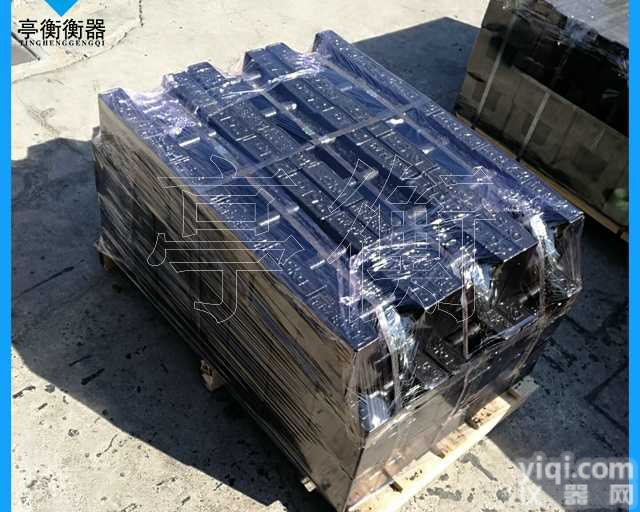黑色铸铁<em>砝码</em>，25千克<em>生铁</em><em>砝码</em>，提手<em>砝码</em>