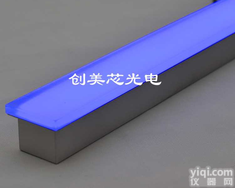 LED长<em>条形</em><em>地砖</em>灯