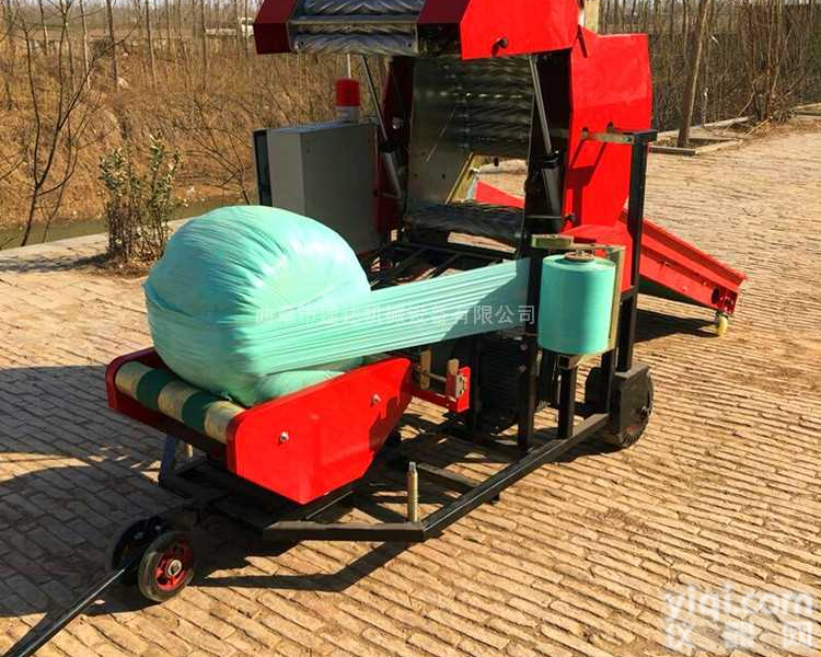 半自动青贮打捆机价格 打捆包膜一体机 <em>饲料</em>打<em>包机</em>