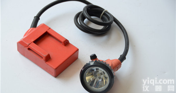便携式<em>矿灯</em><em>头灯</em>