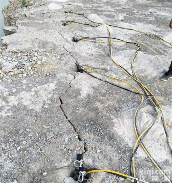 铜陵用<em>劈裂</em>棒开采<em>岩石</em>效果怎么样哪的价格公道