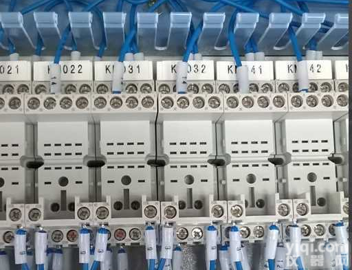 <em>ABB</em>继电器<em>TA450DU235</em>