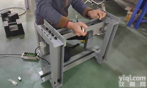 轨道滑动式<em>称重</em><em>屠宰</em>秤，生肉称量<em>屠宰</em>称