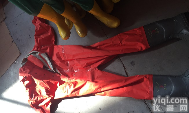 RFH型船用CCS标准<em>消防</em><em>轻型</em><em>防化</em>服厂家