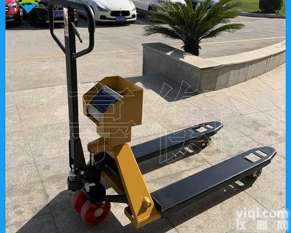 连网的电子<em>叉车</em>秤，<em>物流公司</em>搬运<em>叉车</em>秤