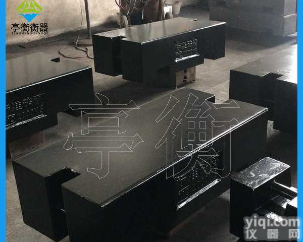方形铸铁<em>砝码</em>，1t<em>铁质</em>标准<em>砝码</em>