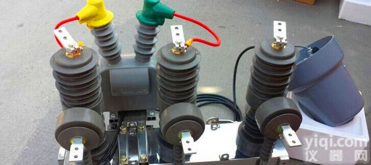 10kv<em>智能型</em>高压<em>断路器</em>户外<em>固定式</em>zw32-12F