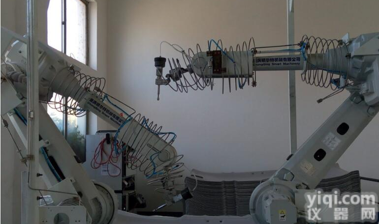 双<em>机器人</em>超高压水切割<em>工作站</em> 水射流<em>机器人</em>切割机