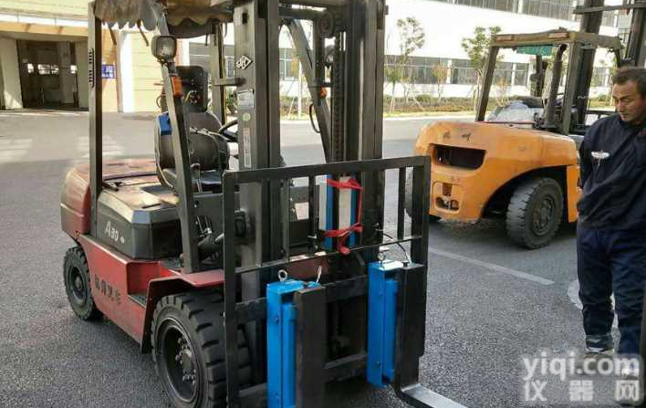3T内燃<em>叉车</em>秤-<em>柳工</em>Pai<em>叉车</em>加装电子称