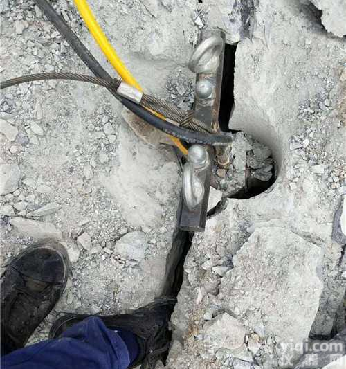 大型<em>劈裂</em>机<em>开采量</em>/<em>劈裂</em>机劈石<em>多少</em>方