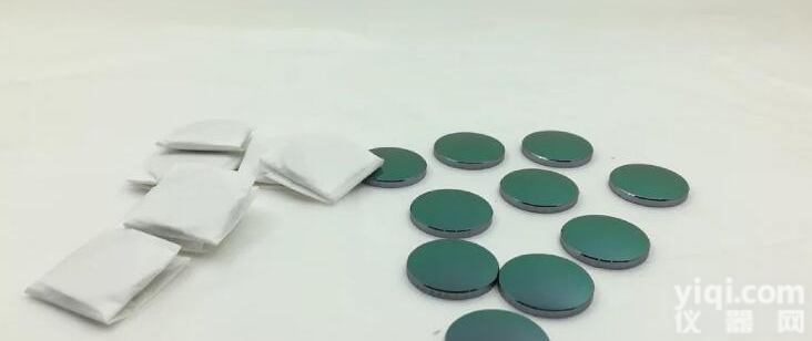 红外测温仪窗口片 红外感应热<em>成像</em><em>滤光片</em> 红外相机镜头玻璃厂家