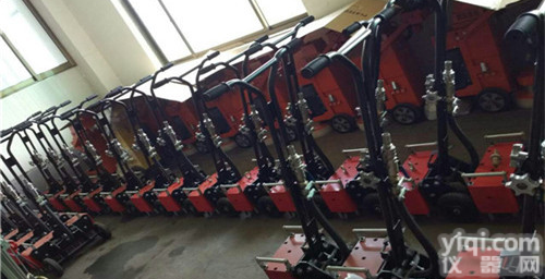 江西鹰潭<em>桥梁</em><em>预制</em>梁板打毛用什么凿毛机械