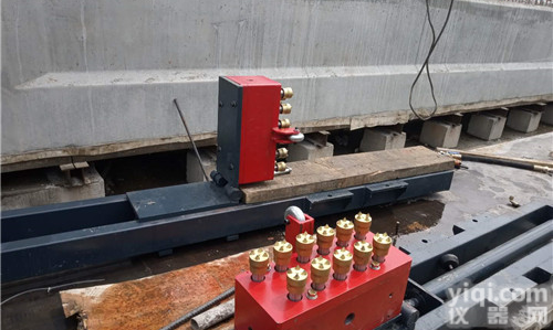 吐鲁番<em>涵洞</em>加固洞壁凿毛<em>机载</em>式凿毛机热点新闻