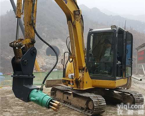 南京<em>防洪</em><em>堤坝</em>加固凿毛机载式凿毛机2019新报价