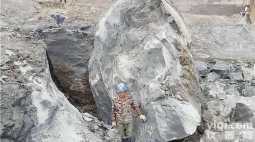 一拖四的<em>劈裂</em>机厂家/<em>劈裂</em>机破桩头<em>视频</em>