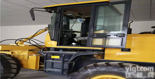 <em>鹤岗</em>公路液压<em>打桩机</em>一体机