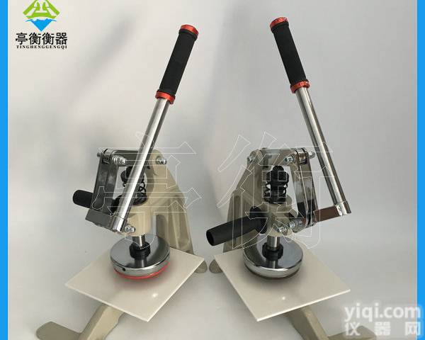 布料切<em>割刀</em>，纺织<em>面料</em>手压取样刀