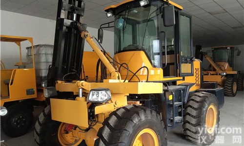 武冈波形<em>护栏</em><em>打桩机</em>专业<em>护栏</em>更换