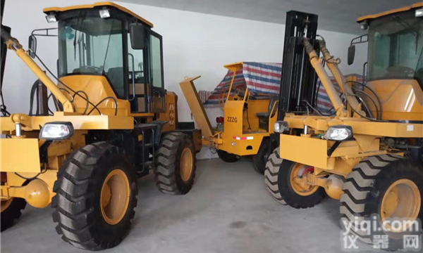 新郑<em>波形</em>护栏<em>打桩机</em>打一根需要多久