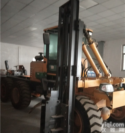 <em>莱州</em>公路<em>护栏</em><em>打桩机</em>报道