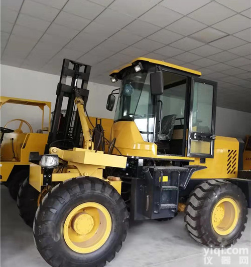 满洲里<em>高速路</em>护栏<em>打桩机</em>晚报