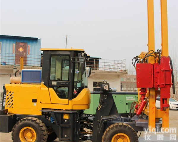 普兰店<em>圆柱形</em>护栏<em>打桩机</em>报道