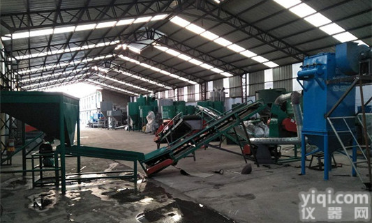 金<em>富民</em>Pai成套玻璃破碎制玻璃<em>颗粒</em>机带给您巨大财富