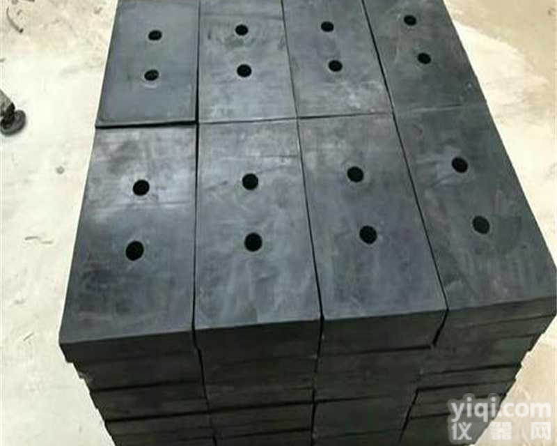 <em>网架</em><em>支座</em>橡胶垫400*400*20mm