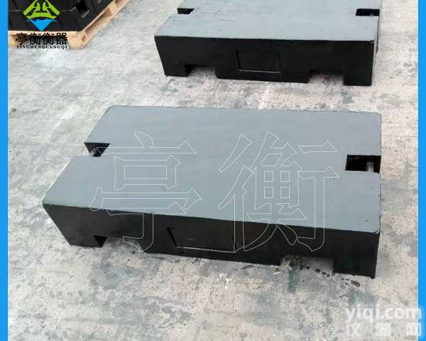 两面设有凹槽的标准<em>砝码</em>，<em>长方形</em><em>砝码</em>