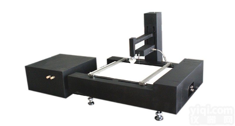 <em>LB膜多功能拉膜机</em>