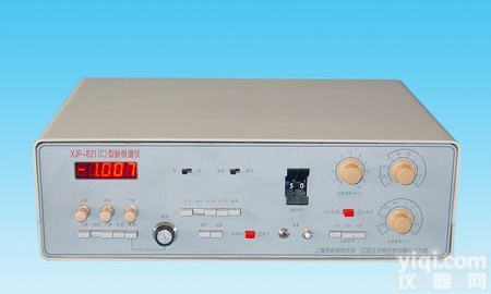 <em>XJP</em>-<em>821</em>(C)型多功能极<em>谱仪</em>