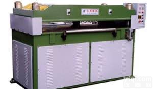 <em>液压</em><em>四柱</em>式<em>裁断机</em>