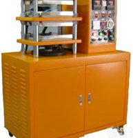 加硫<em>成型机</em> (<em>压片机</em>）