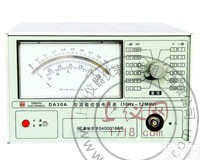 <em>真有效值电压表</em> 