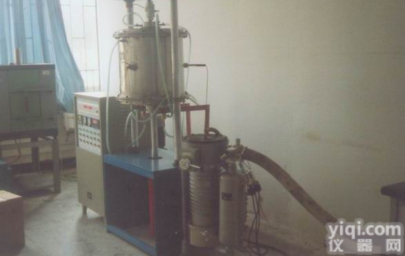 <em>热压烧结</em>炉
