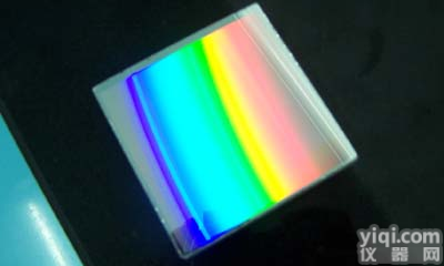 <em>高性能</em><em>全息光栅</em>