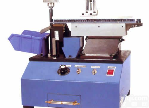 <em>散装</em><em>电容</em><em>剪脚机</em>|裁断机