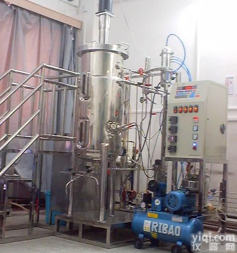 <em>全自动发酵罐</em>