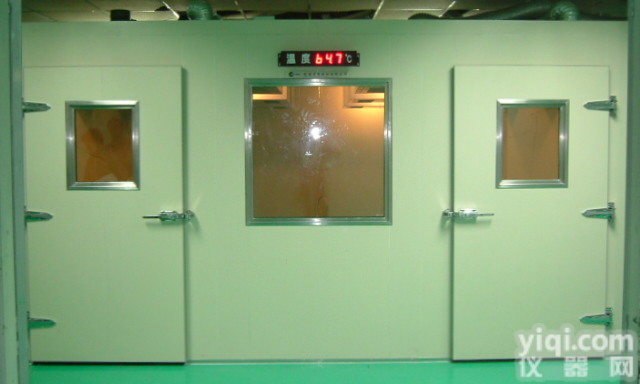 <em>大型高温老化房</em>