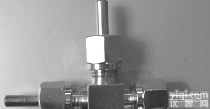 <em>对焊</em>式<em>三通</em>接头