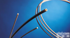 <em>PEEK管线和PEEK手拧式接头</em>