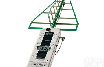 <em>HF59B数字式高频电磁场辐射频谱分析仪</em>
