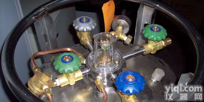 气液<em>两用型</em>自增压<em>液氮</em>.液质联用仪