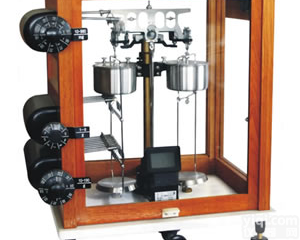 <em>机械分析天平TG328A（B）</em>