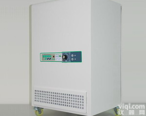 <em>空气净化仪</em>