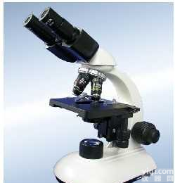 无限远色差校正光学系统\铰链式双目镜组\内倾式内定位四孔转换器\进口三角导轨\双片夹结构\非球面照明  <em>显微镜</em>价格/<em>内蒙古</em>金相<em>显微镜</em>\<em>显微镜</em>数码照相装置厂家直销\服务热线：13911564578（霍刚）