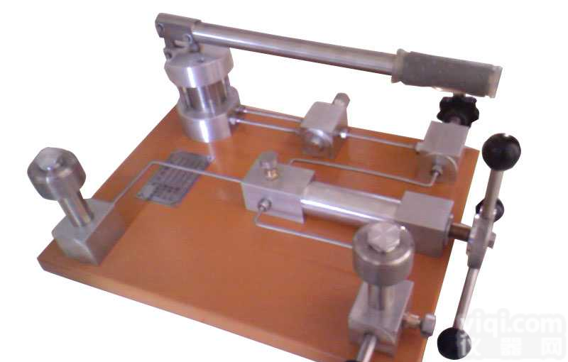 ZR-<em>100</em>B-2Q  <em>压力校验台</em>，气<em>压力校验台</em>