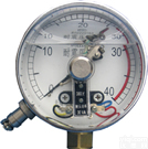 <em>YNXC100耐震电接点压力表</em>