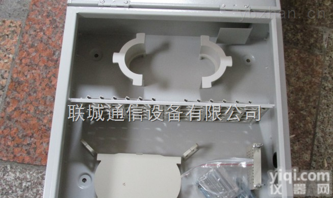 01  <em>光缆</em><em>光纤</em><em>分路</em>箱